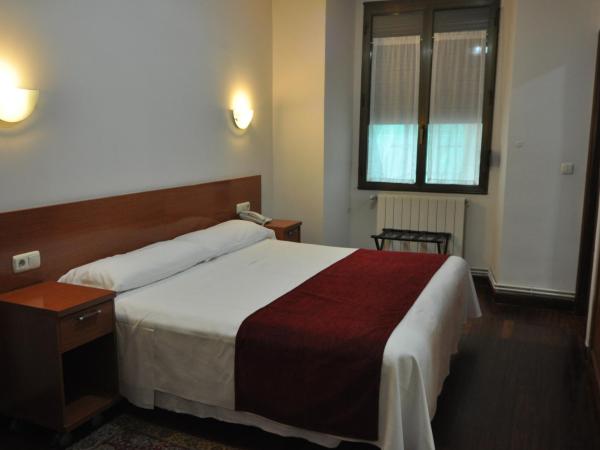 Pension Alameda : photo 6 de la chambre chambre intérieure double ou lits jumeaux