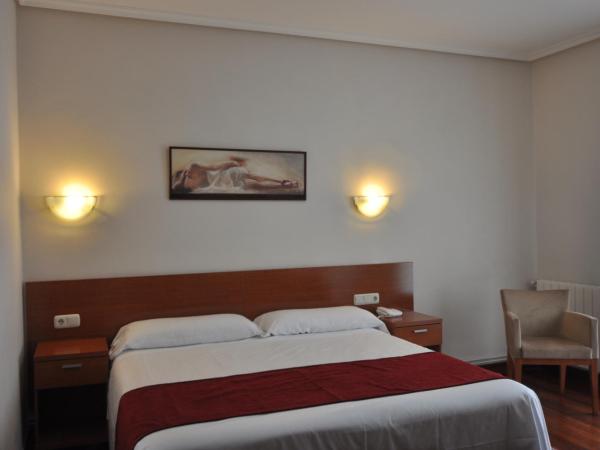 Pension Alameda : photo 2 de la chambre chambre double ou lits jumeaux extérieure