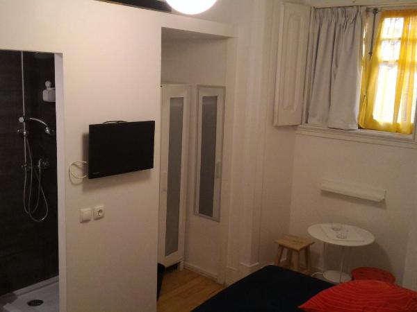 Ritz & Freud Guest House : photo 3 de la chambre chambre lits jumeaux avec salle de bains privative