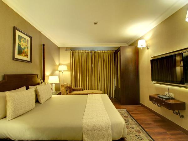 The Pllazio Hotel : photo 6 de la chambre aster suite with in room breakfast (optional),  500 rs meal credit and 2 pints of beer once during the stay, 2 pieces of laundry everyday