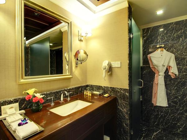 The Pllazio Hotel : photo 2 de la chambre contemporary room with 15% off on food and soft beverages 