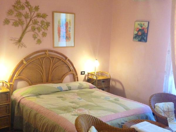 Casanoemi : photo 4 de la chambre chambre double ou lits jumeaux avec salle de bains privative