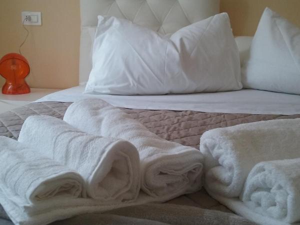 Le Veneri Del Golfo : photo 2 de la chambre double room with terrace 2