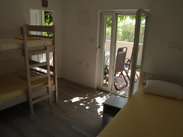 Novalja Inn 2 : photo 3 de la chambre chambre quadruple supérieure 
