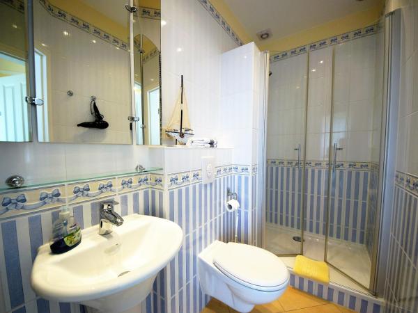 Yacht- , und Reisemobilhafen