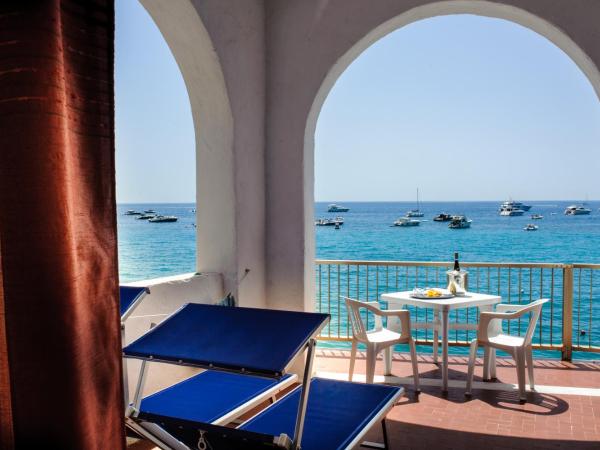 Hotel Regina del Mare : photo 4 de la chambre chambre double supérieure - vue sur mer