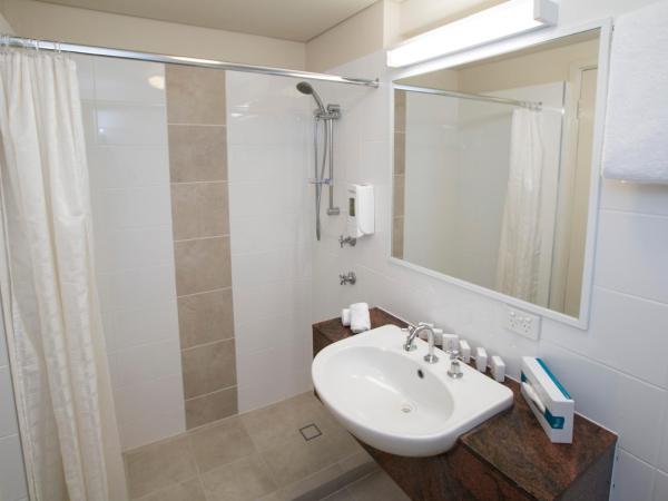 The Metropolitan Spring Hill : photo 3 de la chambre hébergement lit queen-size metro