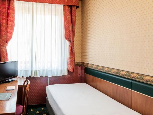 Hotel Des Etrangers : photo 3 de la chambre petite chambre simple