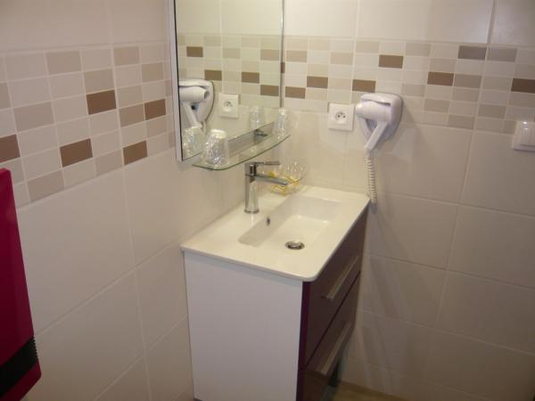 Hôtel Port Beach : photo 5 de la chambre chambre double Économique - rez-de-chaussée