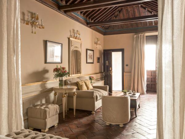 Hotel Casa 1800 Granada : photo 10 de la chambre suite junior avec lit d'appoint