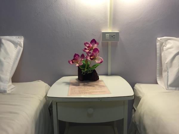 Nawaporn Place : photo 6 de la chambre chambre lits jumeaux standard