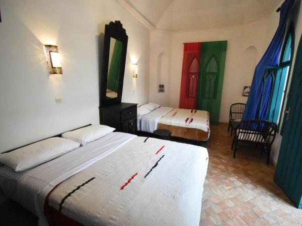 Hotel Dar El Qdima : photo 2 de la chambre chambre familiale avec douche 