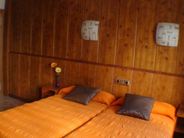 Hostal El Carmen : photo 1 de la chambre chambre lits jumeaux