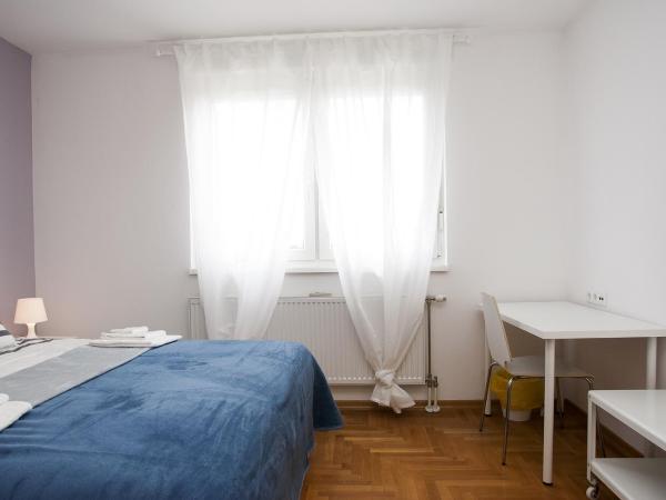 Paw Rooms : photo 8 de la chambre chambre double avec salle de bains commune
