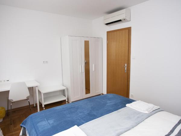 Paw Rooms : photo 7 de la chambre chambre double avec salle de bains commune