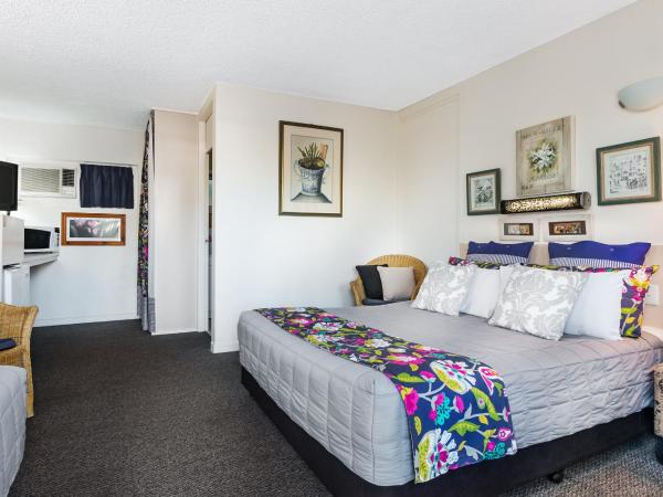 Airport Riverview Motel : photo 1 de la chambre chambre lit queen-size