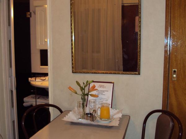 Hotel Rey : photo 4 de la chambre chambre triple classique