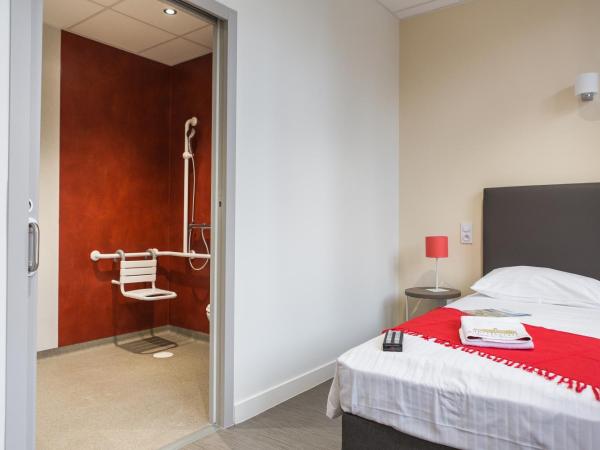 Hostellerie Bon Pasteur : photo 5 de la chambre chambre triple premium - accessible aux personnes  mobilit rduite