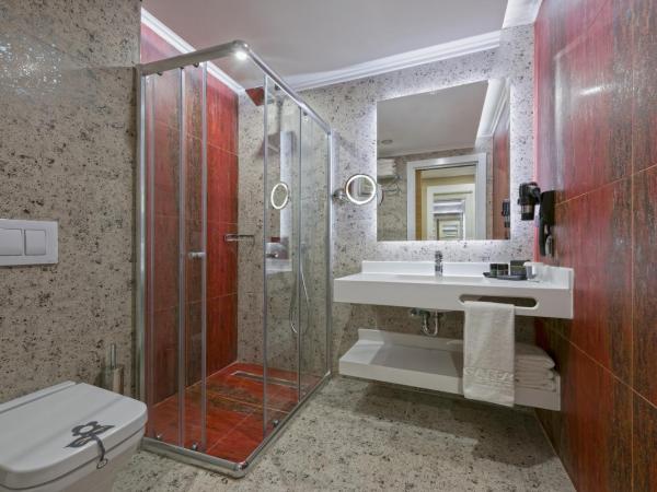 Asia Beach Resort & Spa Hotel : photo 3 de la chambre chambre familiale avec lits superposés