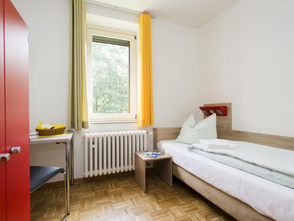 Jugendherberge Bonn : photo 1 de la chambre chambre simple avec salle de bains privative