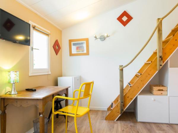 Les Yeux Bleus Bed & Breakfast : photo 9 de la chambre chambre quadruple