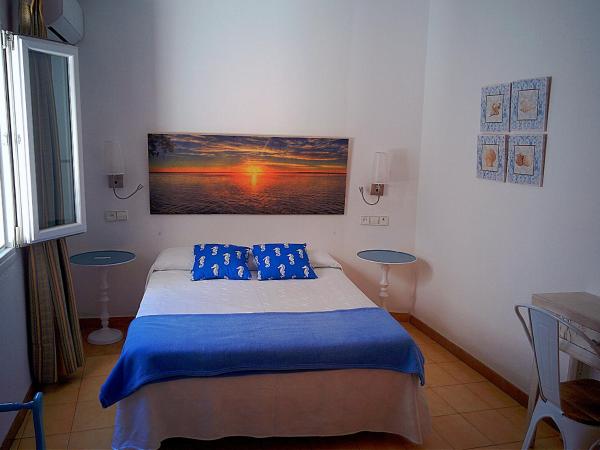 Hostal Enriqueta : photo 9 de la chambre chambre double avec 1 lit double