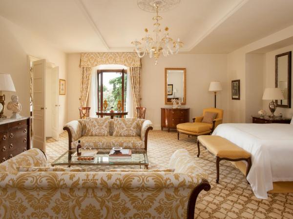 Four Seasons Hotel Firenze : photo 4 de la chambre suite exécutive de luxe avec lit king-size