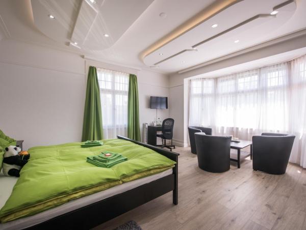 Max Aviation Villa & Apartments : photo 3 de la chambre suite junior de luxe - villa
