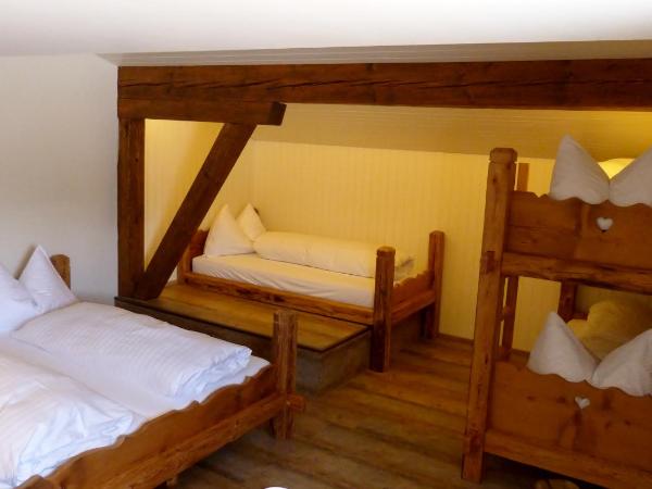 Berglodge Ristis : photo 3 de la chambre chambre quintuple - salle de bains commune (n° 4)