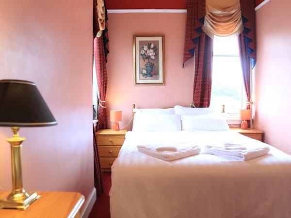 Twin Lions Hotel : photo 1 de la chambre chambre double de luxe avec salle de bains commune - vue sur château