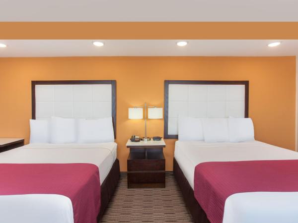 Ramada by Wyndham Culver City : photo 2 de la chambre chambre double avec 2 lits doubles - non-fumeurs