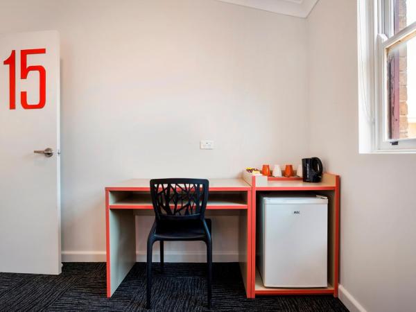 Granville Hotel : photo 4 de la chambre chambre lits jumeaux queen-size Économique avec salle de bains commune