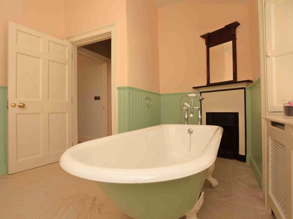 Corrib House Guest Accommodation : photo 2 de la chambre chambre double supérieure