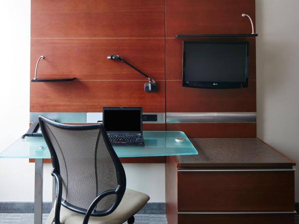 River Hotel : photo 4 de la chambre petite chambre lit queen-size