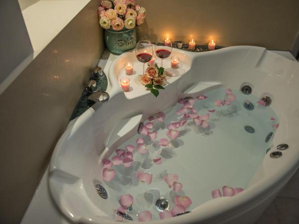 Lefkadio Suites : photo 7 de la chambre suite avec jacuzzi