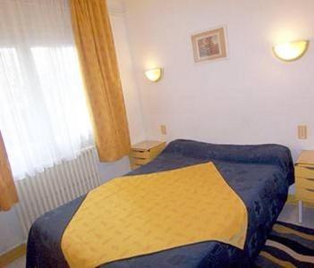 Hôtel Du Stade : photo 4 de la chambre chambre double Économique (1 à 2 personnes)