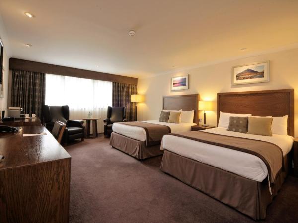 The Aberdeen Altens Hotel : photo 4 de la chambre chambre exécutive avec 2 lits doubles