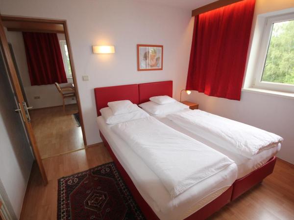 Hotel Sonnenhof - bed & breakfast & appartements : photo 3 de la chambre studio - vue sur montagne