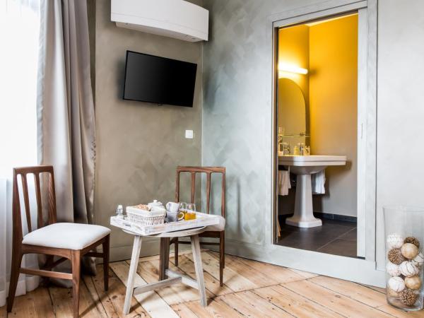 BnB City : photo 3 de la chambre chambre double avec salle de bains privative
