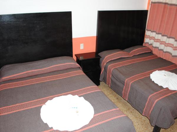 Hotel Jiménez : photo 3 de la chambre chambre triple