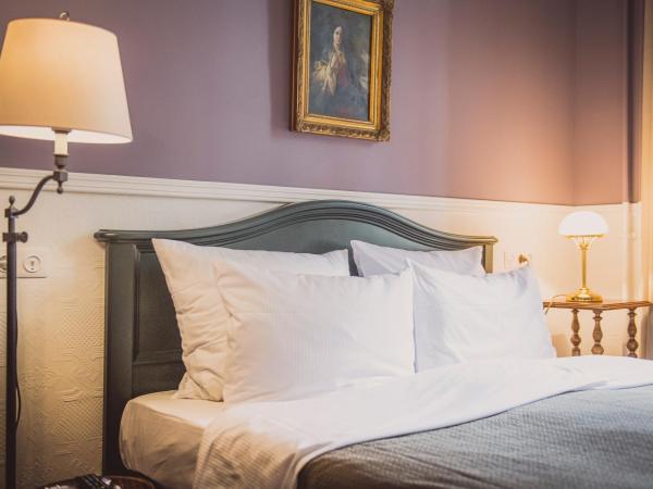 HENRI Hotel Berlin Kurfürstendamm : photo 2 de la chambre chambre double cabinet