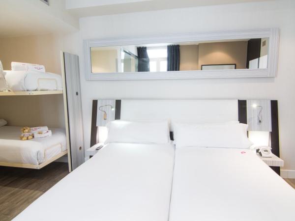 Petit Palace Arenal : photo 2 de la chambre chambre quadruple (4 adultes)