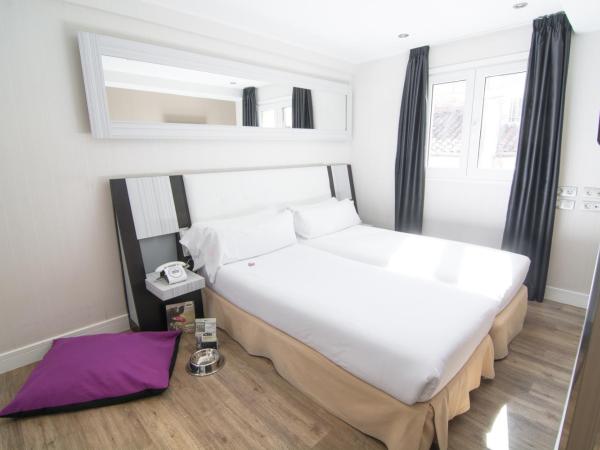 Petit Palace Arenal : photo 8 de la chambre chambre double ou lits jumeaux (1-2 adultes)