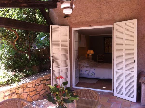 Villa l'Air du temps : photo 6 de la chambre appartement - vue sur jardin