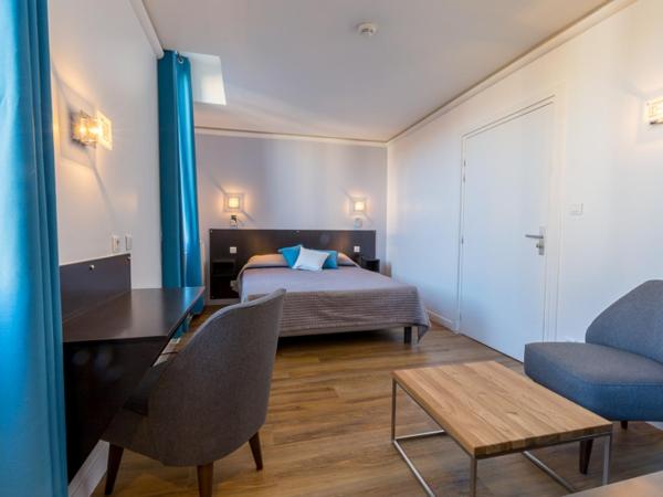 Citotel Le Regina Bordeaux Gare Saint-Jean : photo 2 de la chambre chambre double avec baignoire spa et climatisation