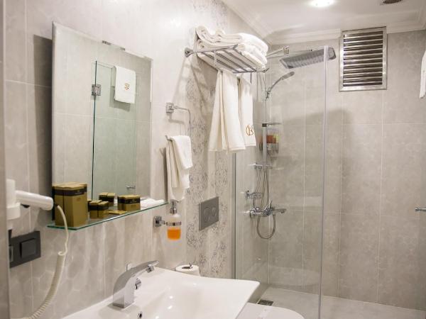 Bonne Sante Hotel : photo 6 de la chambre suite de luxe avec bain à remous
