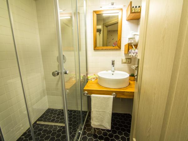 Kuzen Otel : photo 6 de la chambre chambre simple Économique