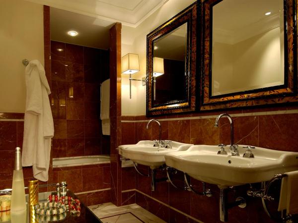 Hotel Corona d'Oro : photo 9 de la chambre suite