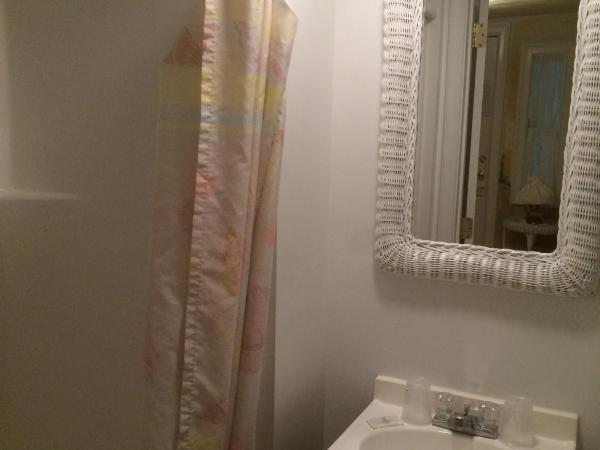 Angie's Guest Cottage : photo 4 de la chambre studio triple standard