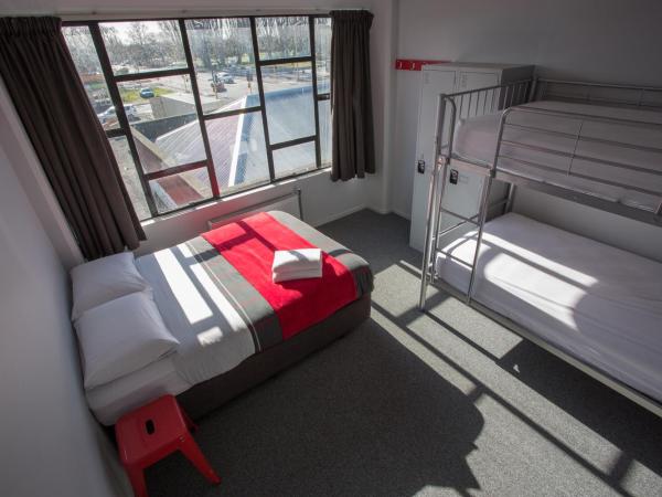 Urbanz : photo 1 de la chambre chambre familiale avec salle de bains commune